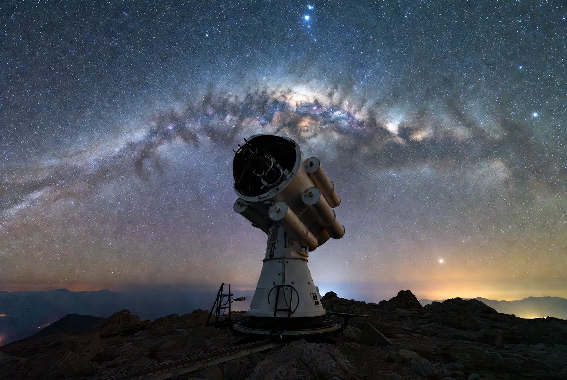 Universe expansion mapped by Dark Energy Spectroscopic Instrument DESI