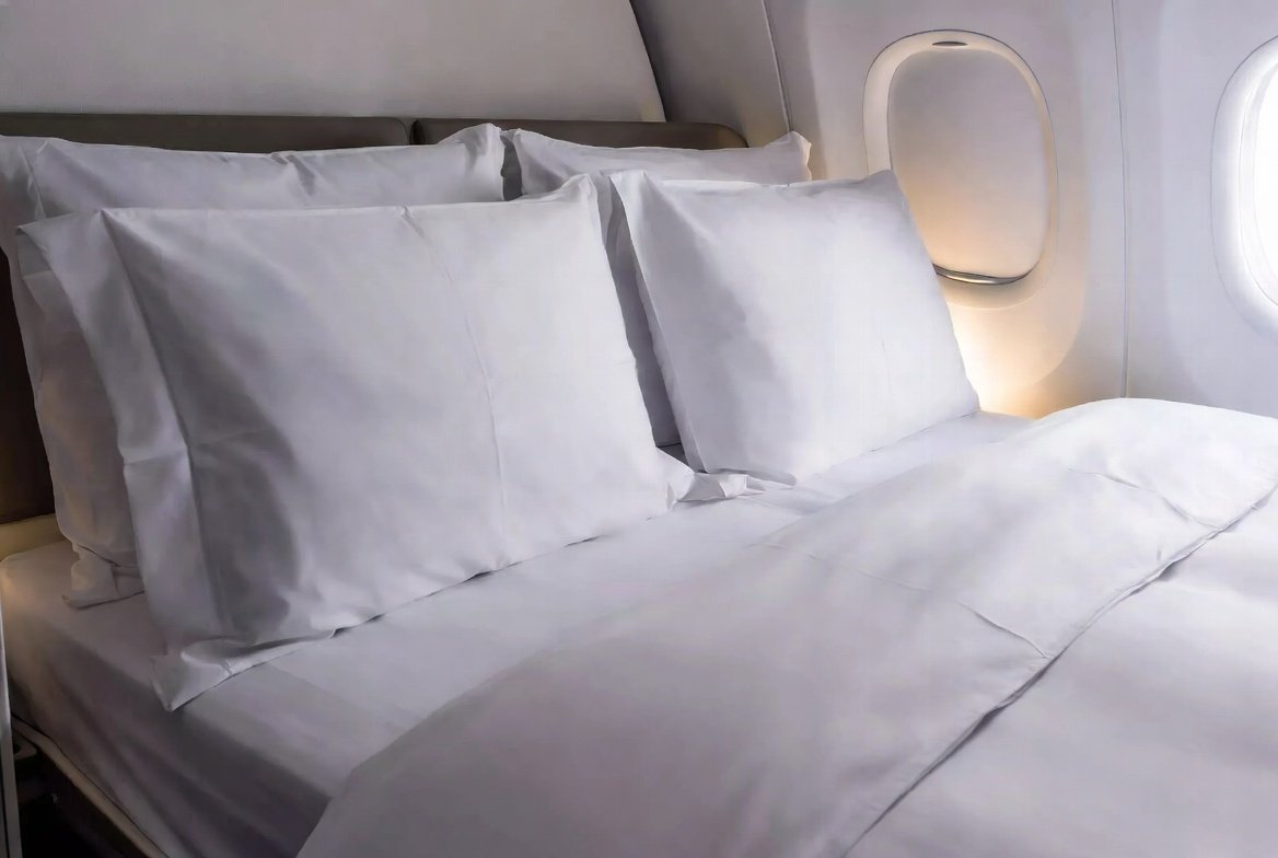 Saks Fifth Avenue bedding in United Airlines Polaris Business Class