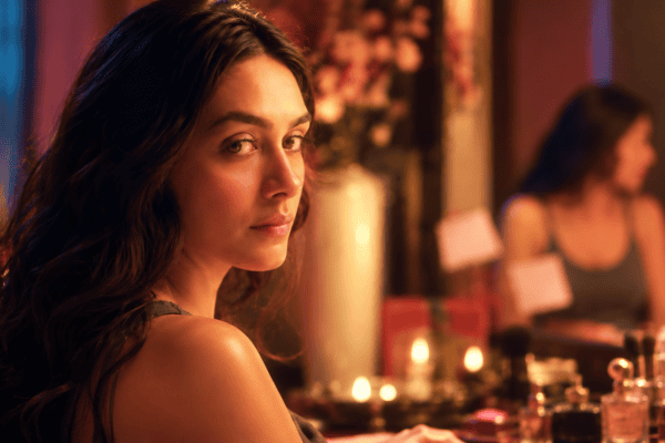 Mrunal Thakur in pooja meri jaan trailer zee5 date promotional detail